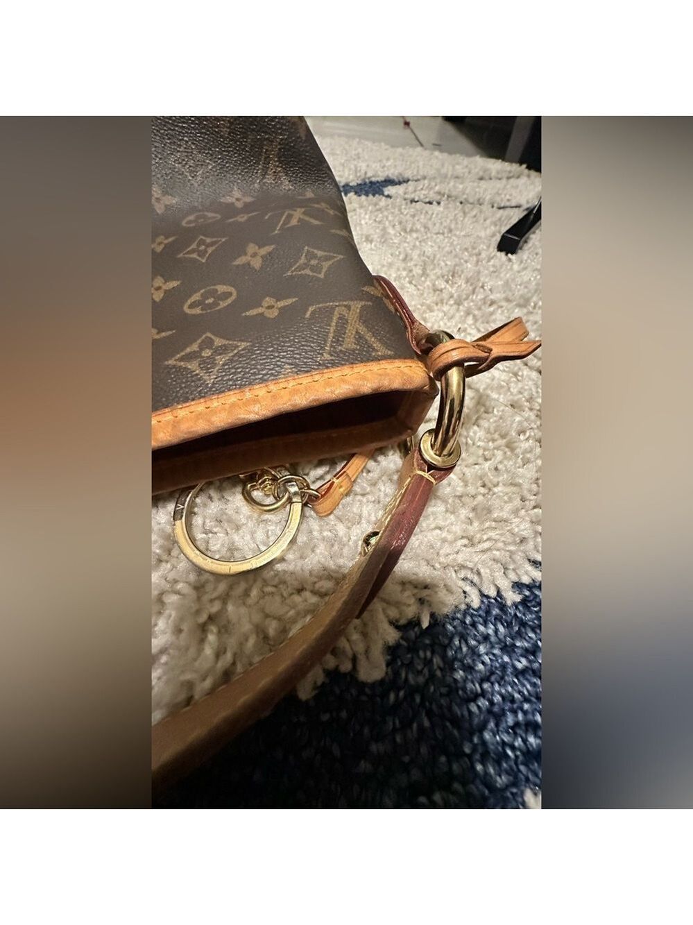 Louis Vuitton Delightful Monogram Shoulder Bag in Pivoine - Picture 10 of 17